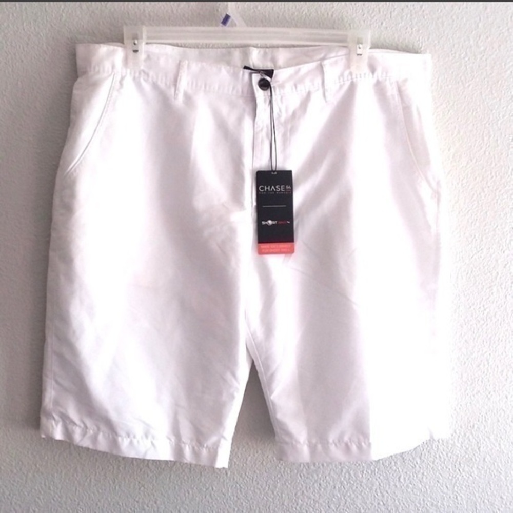Chase 54 woman’s white shorts size 38